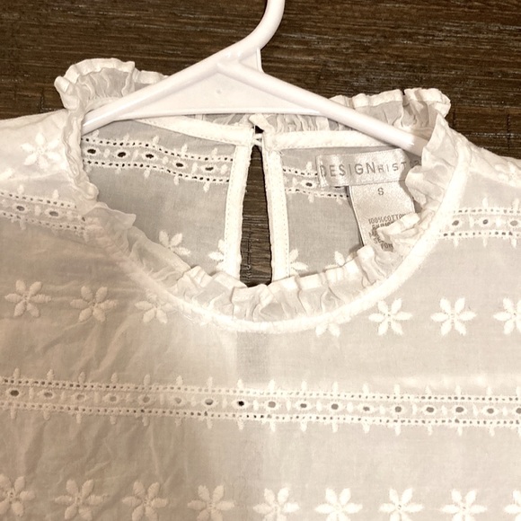 Short puffy sleeve white cotton top - Picture 2 of 5